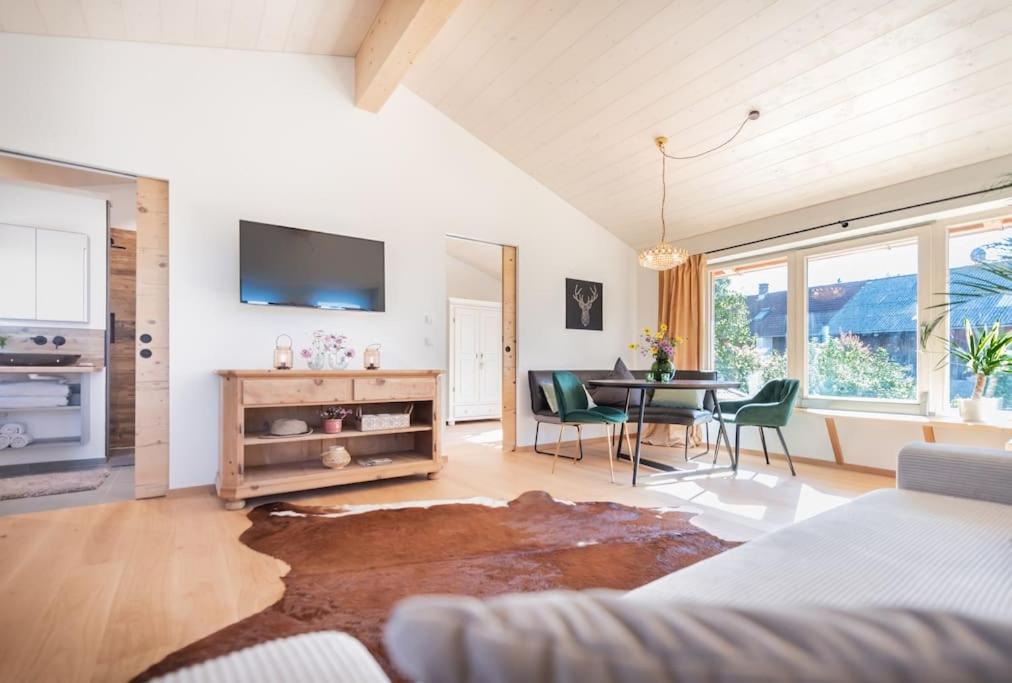 Exklusives Design-Apartment & Sauna Warngau Экстерьер фото