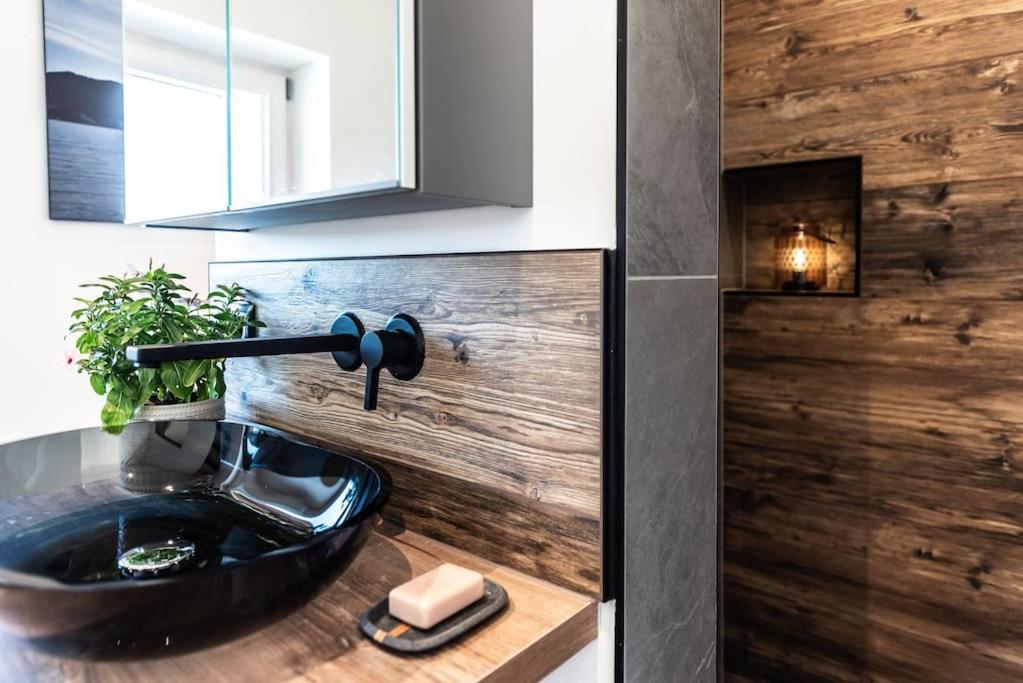 Exklusives Design-Apartment & Sauna Warngau Экстерьер фото